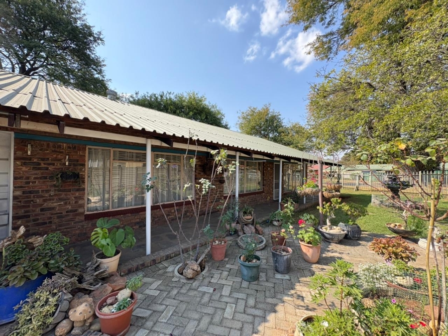 3 Bedroom Property for Sale in Oos Einde North West